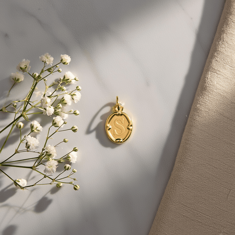 Medalha Oval em Ouro 19kl com Letra S (1.2cm) - Loja do Ouro