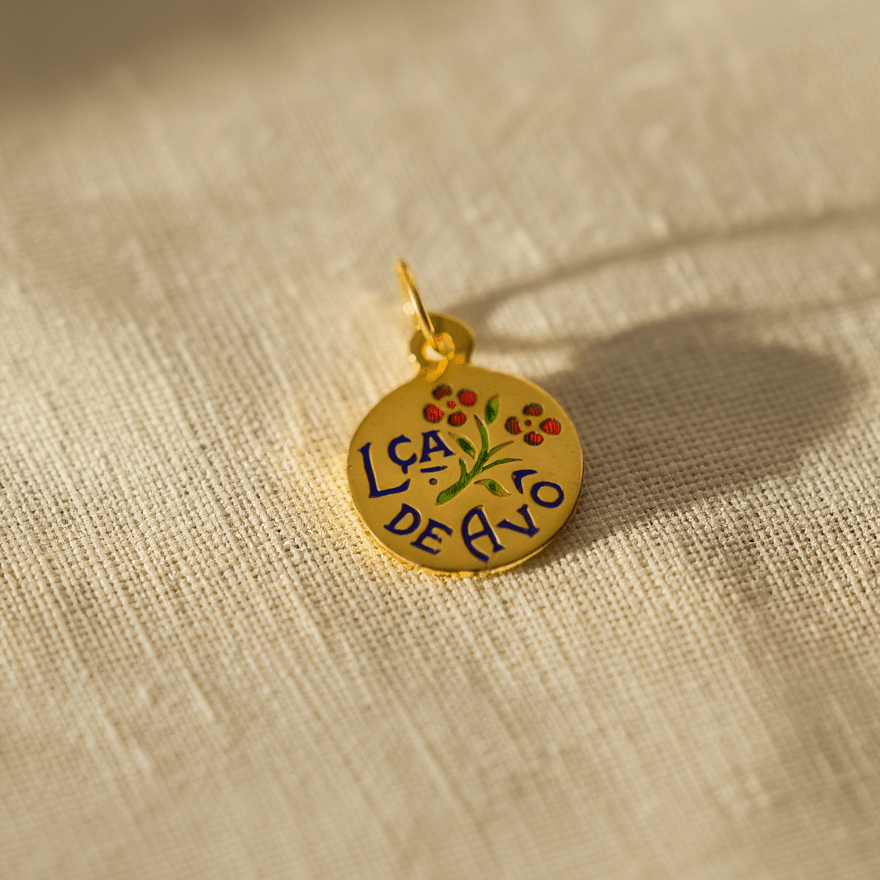 Medalha Redonda "Lça de Avô" em Ouro 19kl (1.1cm) - Loja do Ouro