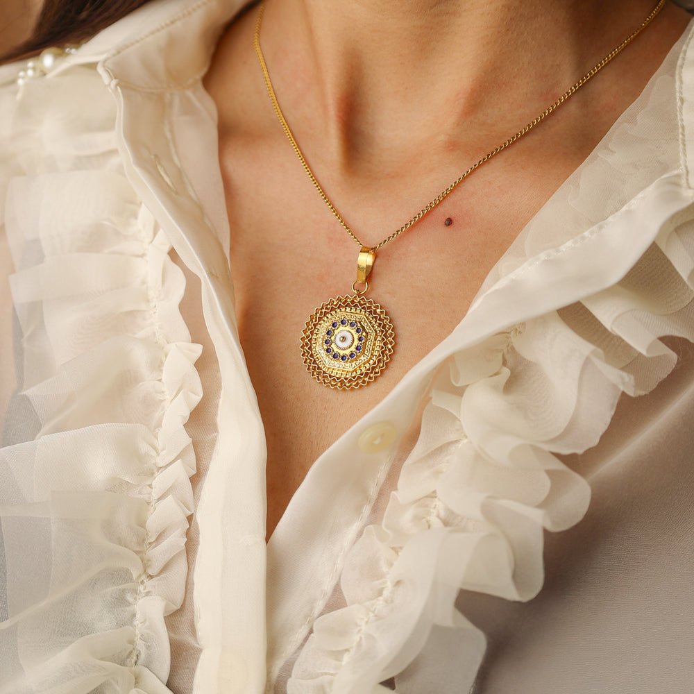 Medalha Rendilhada em Ouro 19kl e Esmalte Colorido - Loja do Ouro