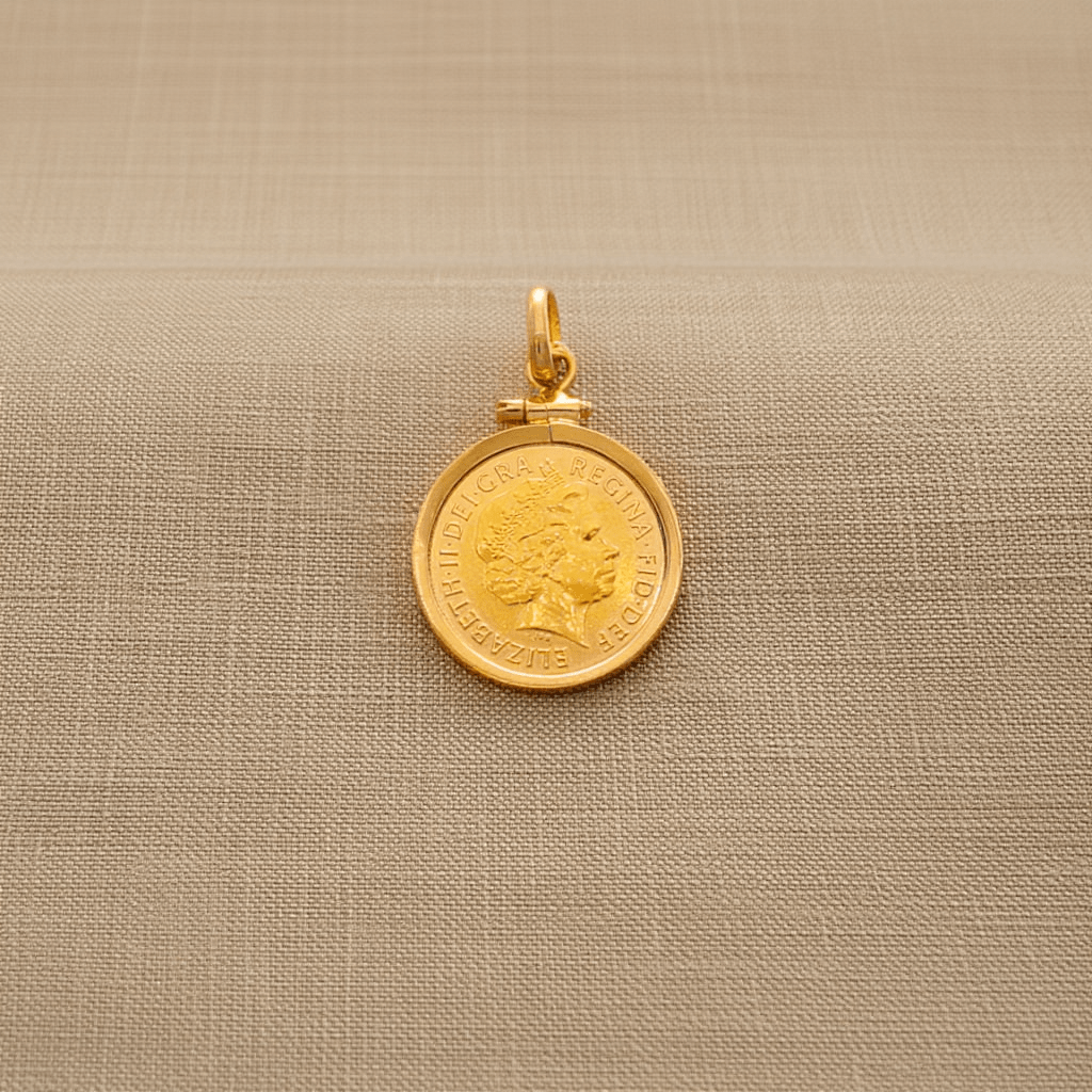 Meia Libra Rainha Isabel II (2001) em Ouro 22kl com Aro Simples em Ouro de 19kl - Loja do Ouro