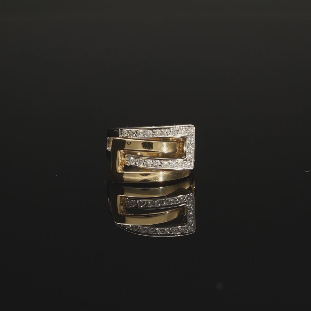 Anel em Ouro Branco e Ouro Amarelo de 19.2kl cravejado de elegantes Diamantes   Tamanho 14  Peso Total: 8.82gr Guia de Tamanhos  Contraste: Cabeça de Veado (800)   *Ouro Usado Premium