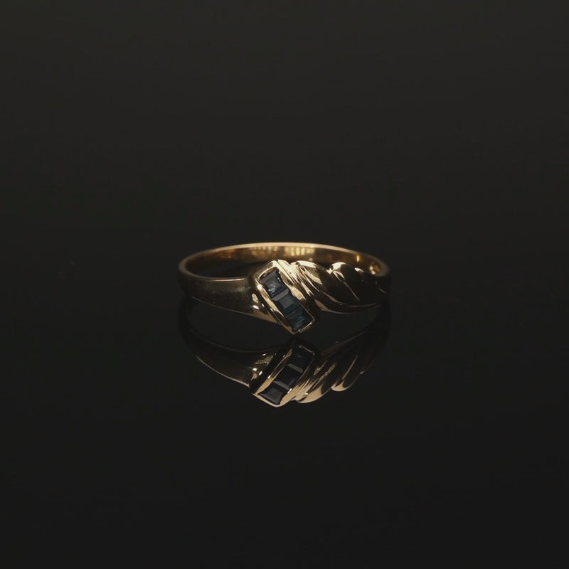 Anel em Ouro 19kl com Safiras (T16)