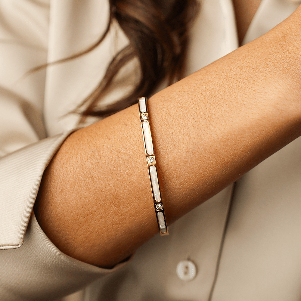 Pulseira Celeste em Aço Dourado com Brilhantes e Madrepérola - Loja do Ouro