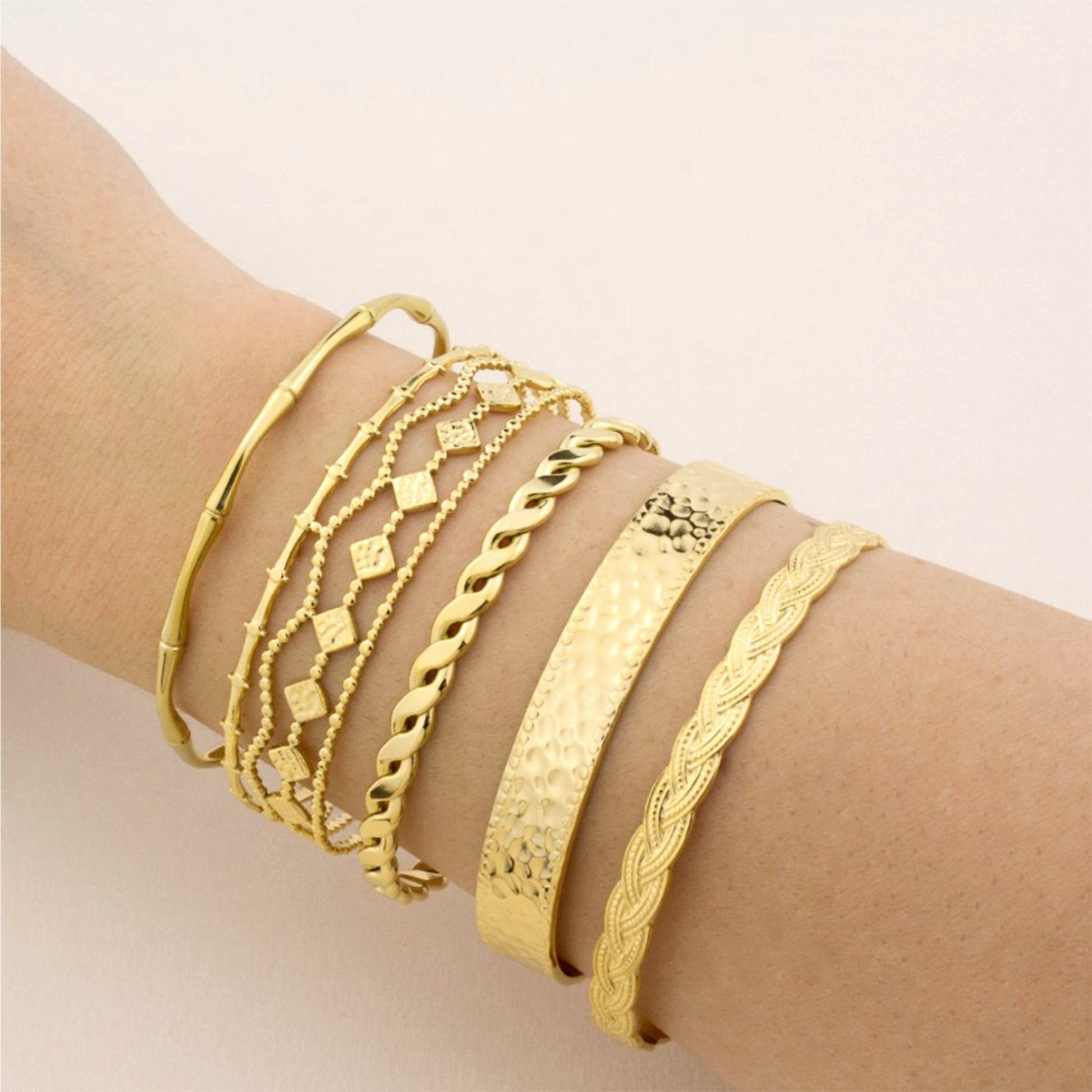 Pulseira Escrava em Aço Dourado com 4 Fiadas - Loja do Ouro