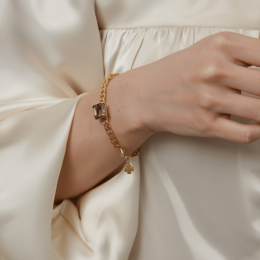 Pulsera Nefertiti en plata bañada en oro con circón marrón (18 cm) - Gold Store Premium