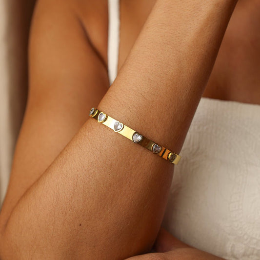 Pulseira White Heart em Aço Dourado com Corações - Loja do Ouro